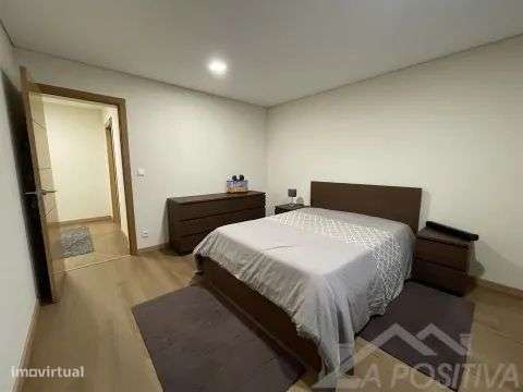 Moradia T4 geminada para venda - Grande imagem: 5/7