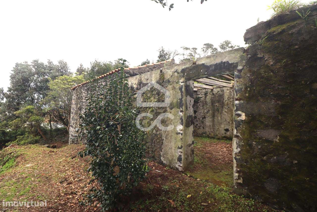 Terreno com 7040m2 - Rabo de Peixe - Ribeira Grande - Grande imagem: 5/20