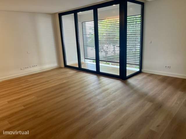 3 Apartamentos T2+1-6