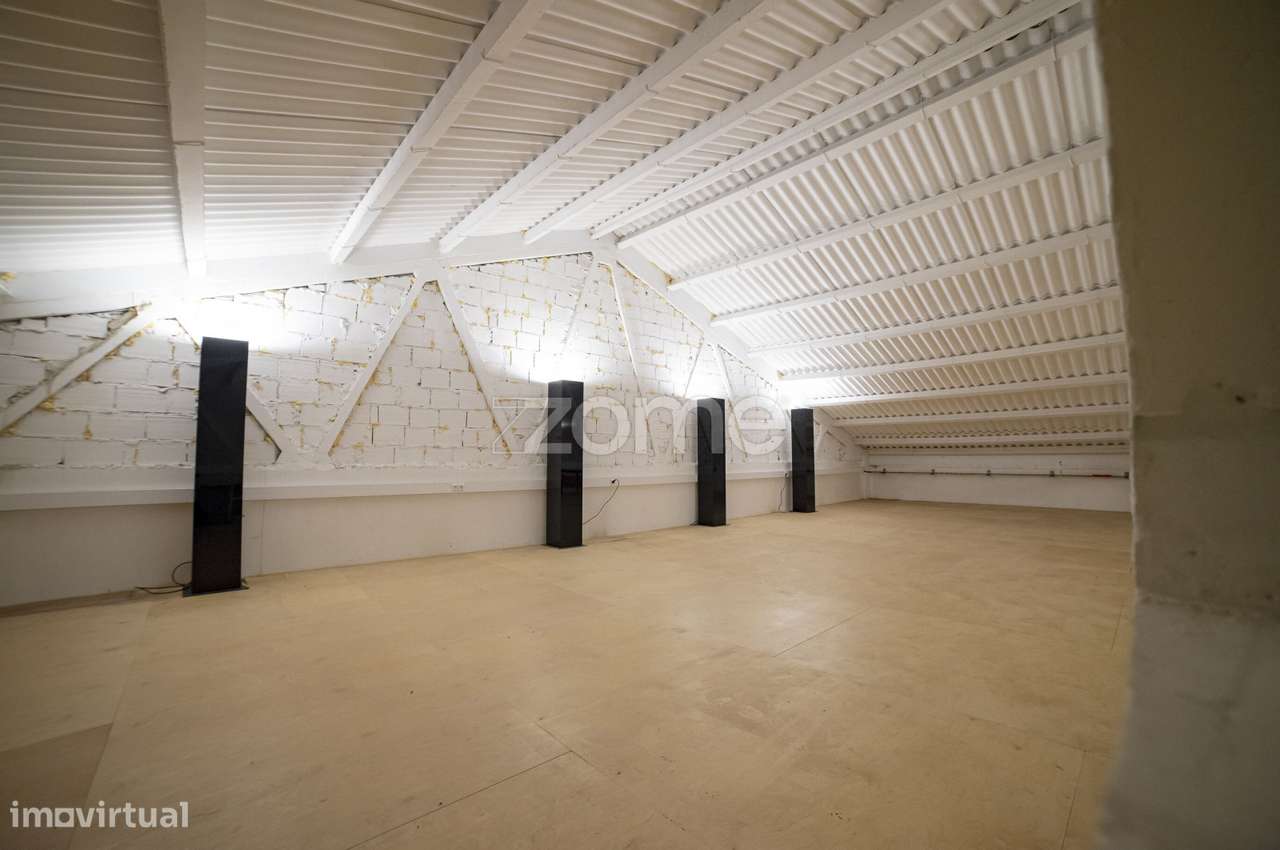 Escritório Santa Cruz do Bispo - Grande imagem: 4/13