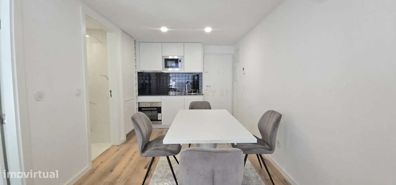 Apartamento T0 transformado em T1, mobilado, na Povoa de Varzim - Grande imagem: 4/15