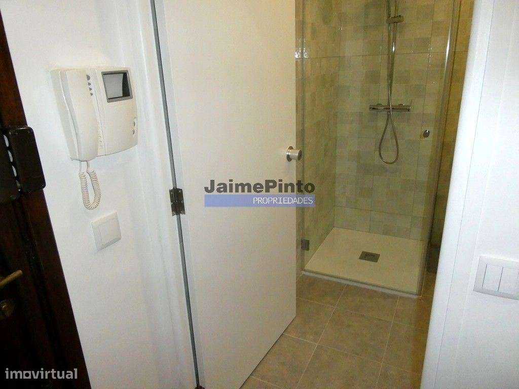 Apartamento T0 + 1, na Av. da República. Portugal, Porto, V. N. Gaia. - Grande imagem: 4/7