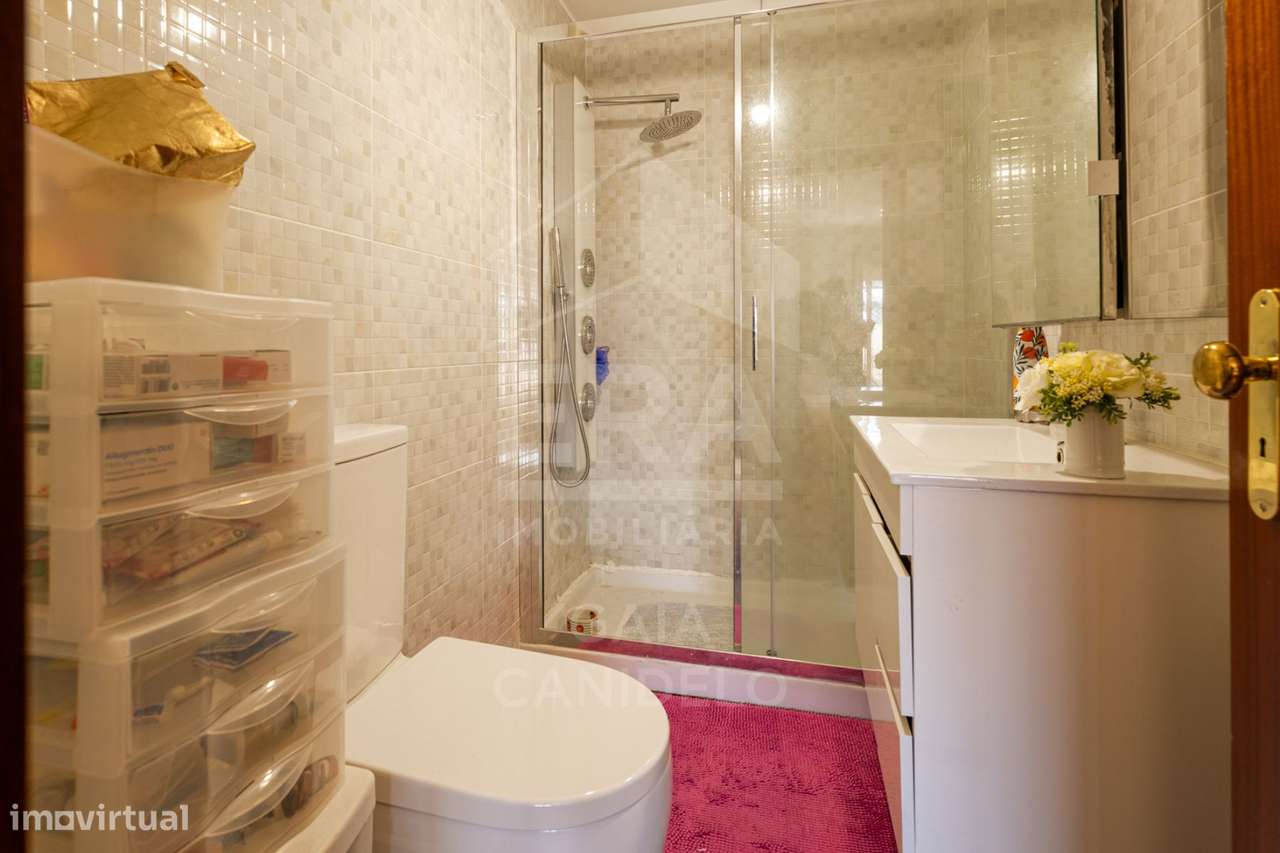 T2 Duplex com Terraço e Garagem Dupla-11