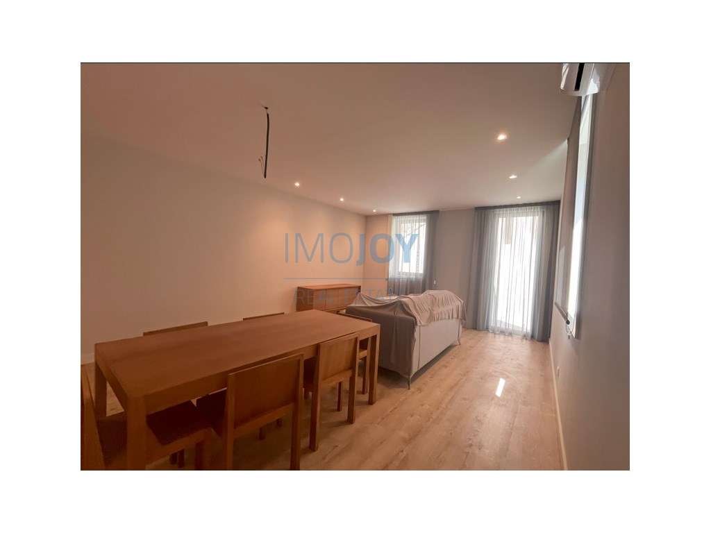 Apartamento T3 com Terraço no Centro do Porto - Grande imagem: 2/17