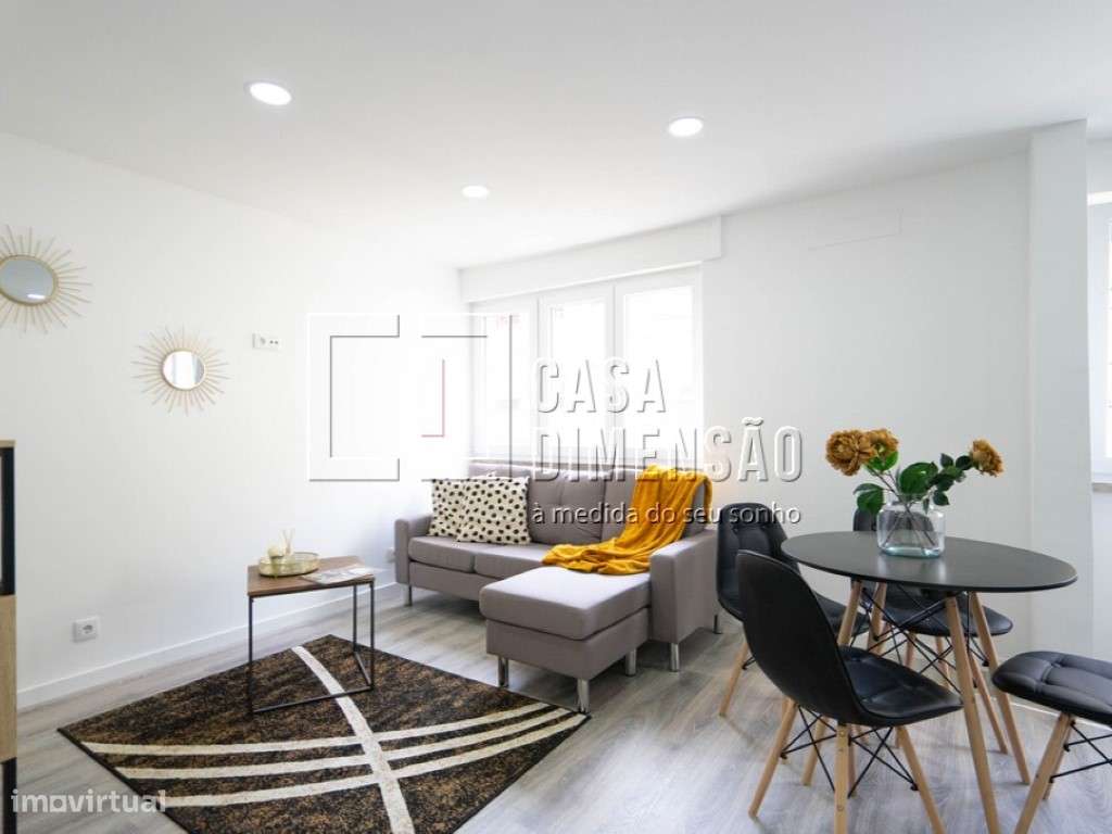 Apartamento de tipologia T3, com Varandas em Benfica!!-5