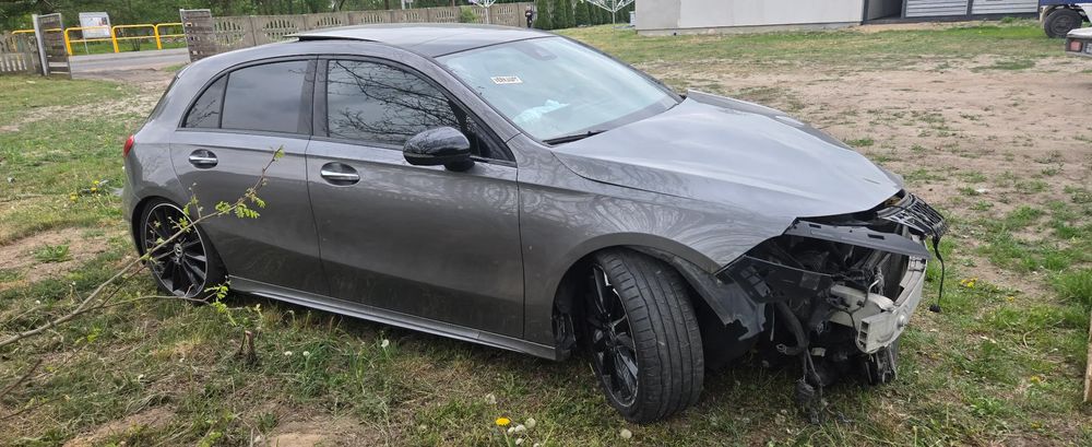 Mercedes-Benz A W177 200 7G-DCT AMG Line 2018