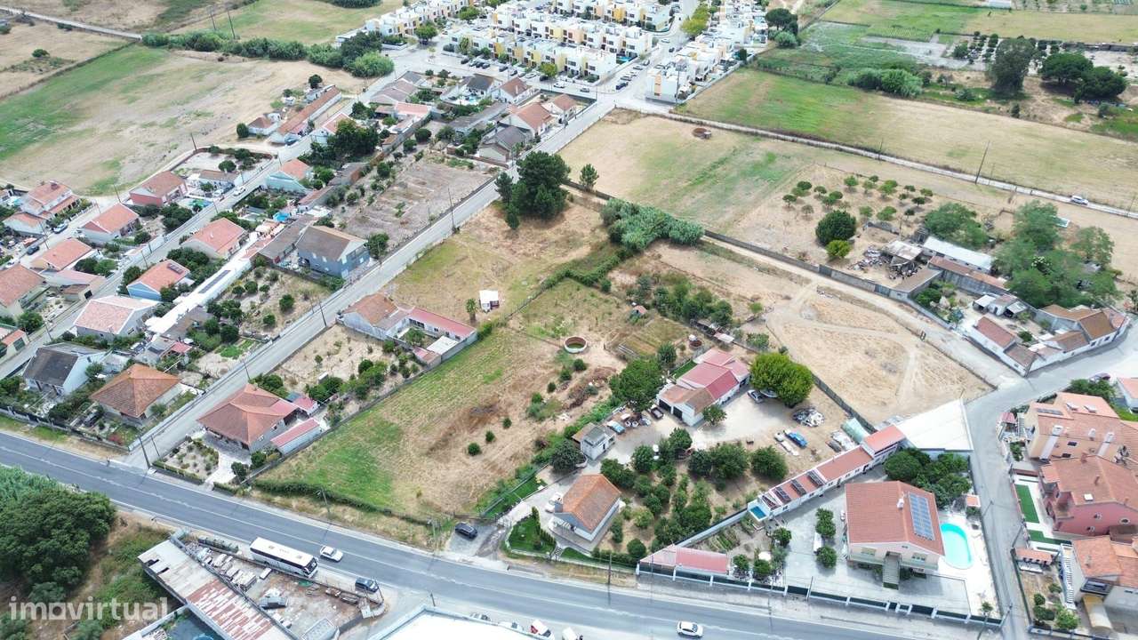 Terreno Urbano de 2406 m2 em Santo António da Charneca-15