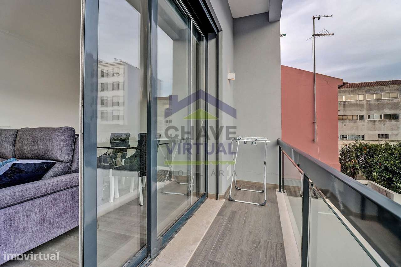 Apartamento T3 com Terraço Amplo - Centro Bombarral-12