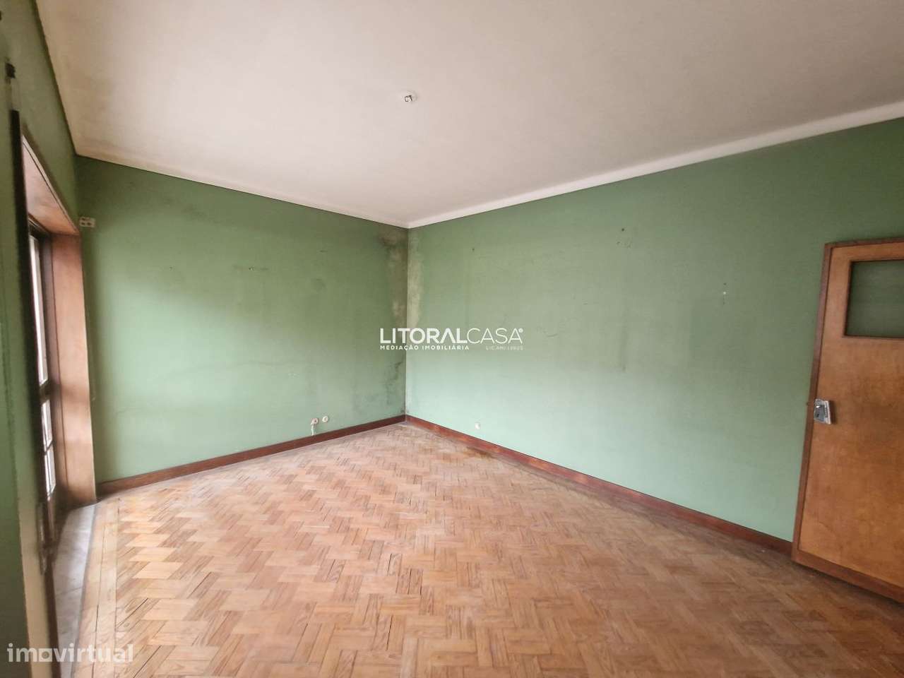 Prédio com 6 Apartamentos - Grande imagem: 5/30