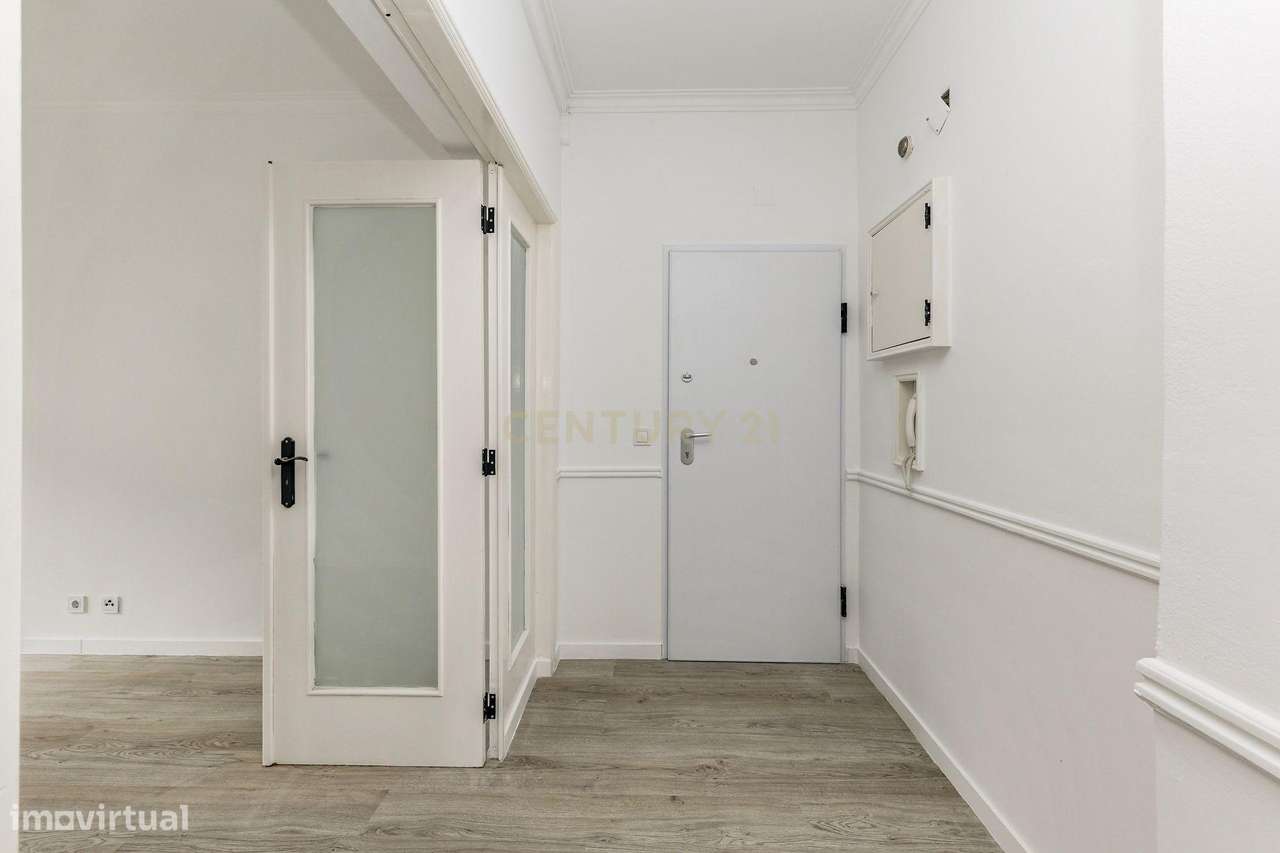 T2 com Garagem e Arrecadação na Ponte da Bica - Ramada - Grande imagem: 4/23