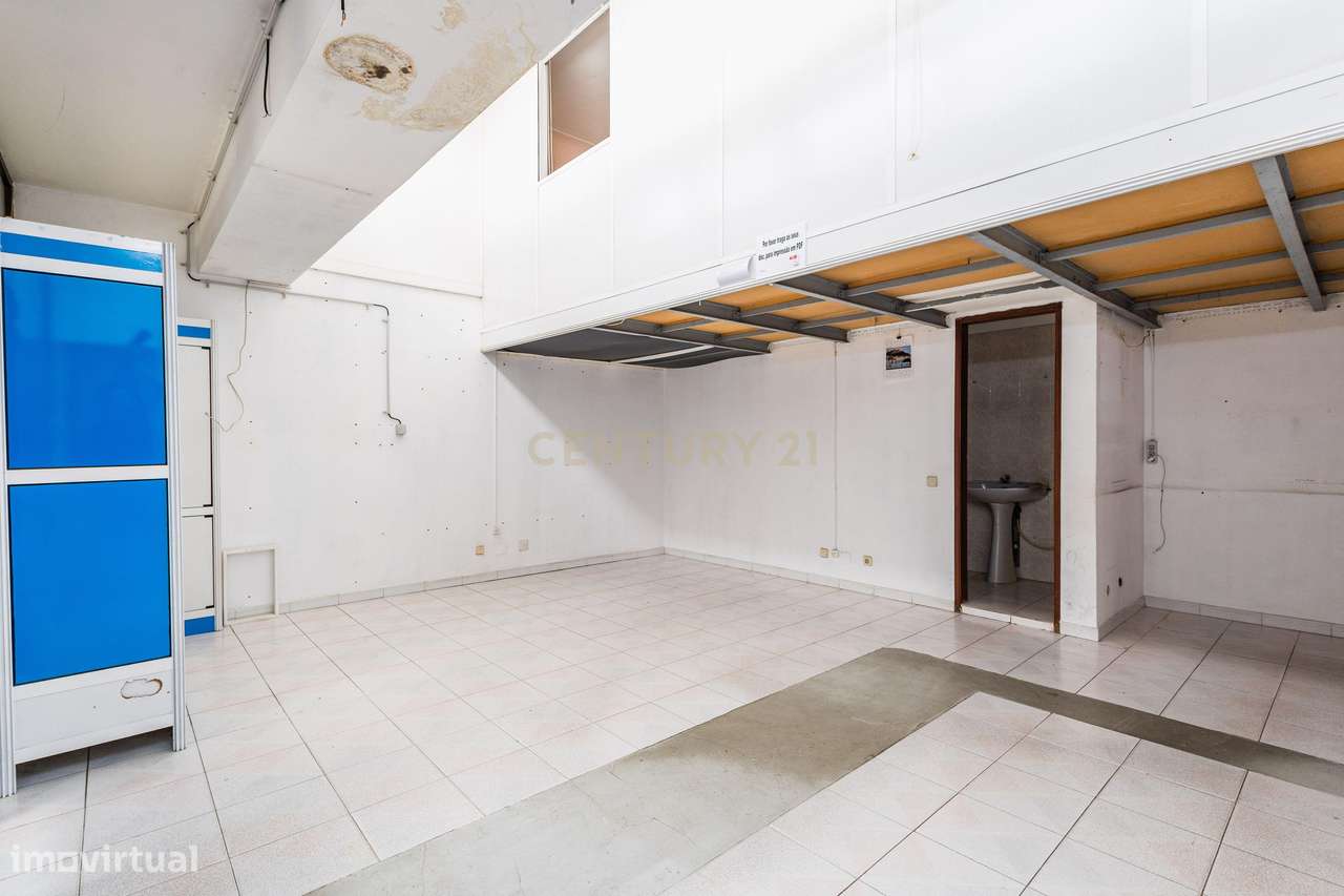 Loja com Mezzanine no Centro de Leiria - Galerias São José - Grande imagem: 5/11