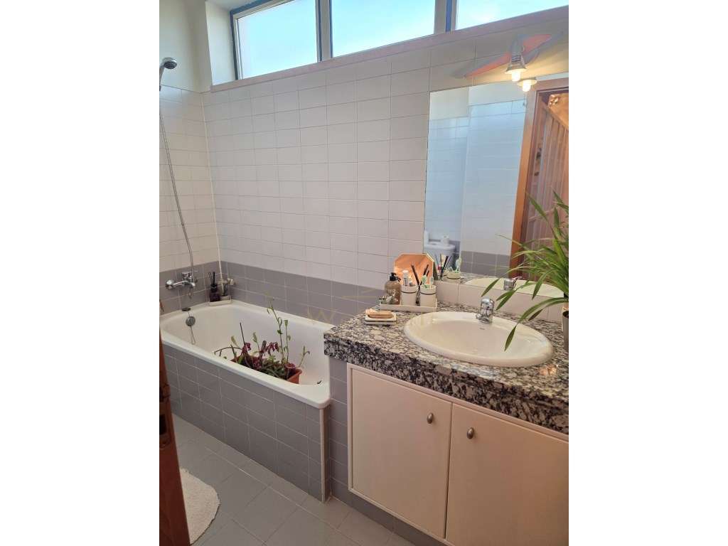 Excelente T3 no centro de Lisboa-16