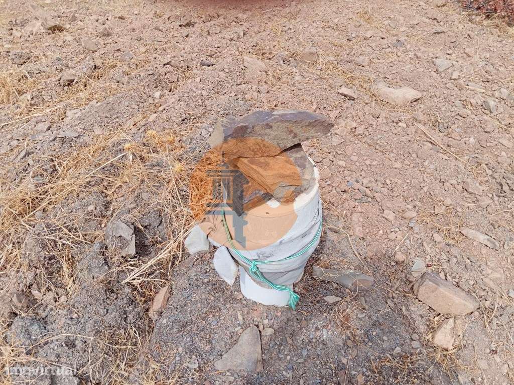 Terreno Rustico com água na zona da Corte António Martins - Grande imagem: 5/10