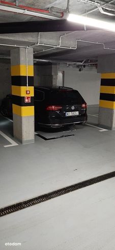 Garaż, miejsce parkingowe do wynajęcia - Mińska 73
