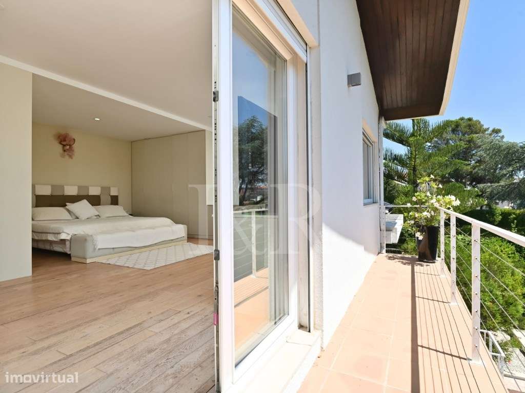 Moradia T6 com jardim, piscina e vista rio no Restelo, Lisboa-35