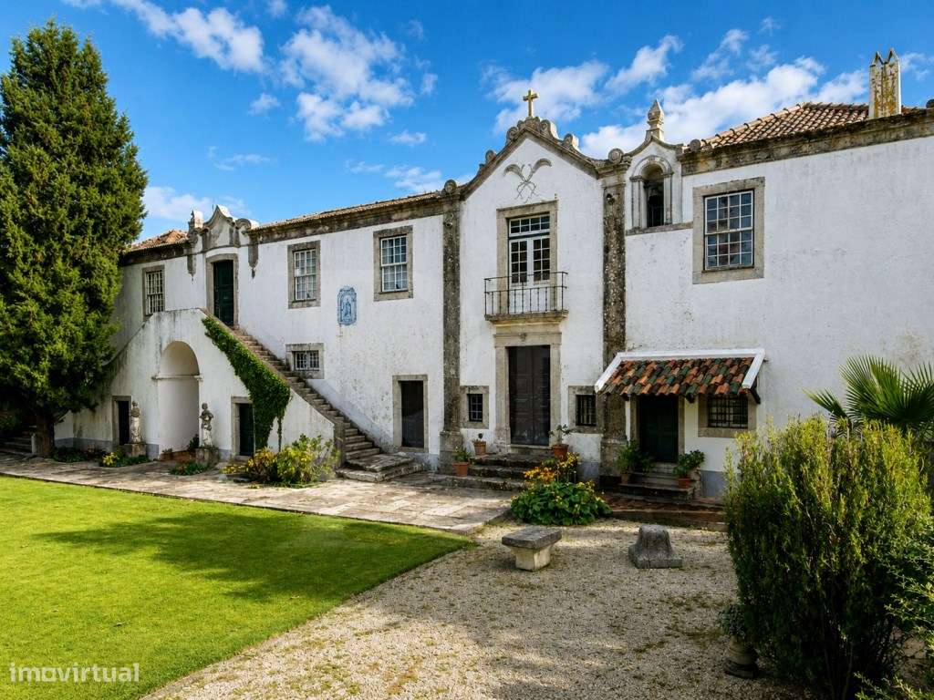 Hotel de 5 Estrelas com 90 suítes de luxo em Almada-8