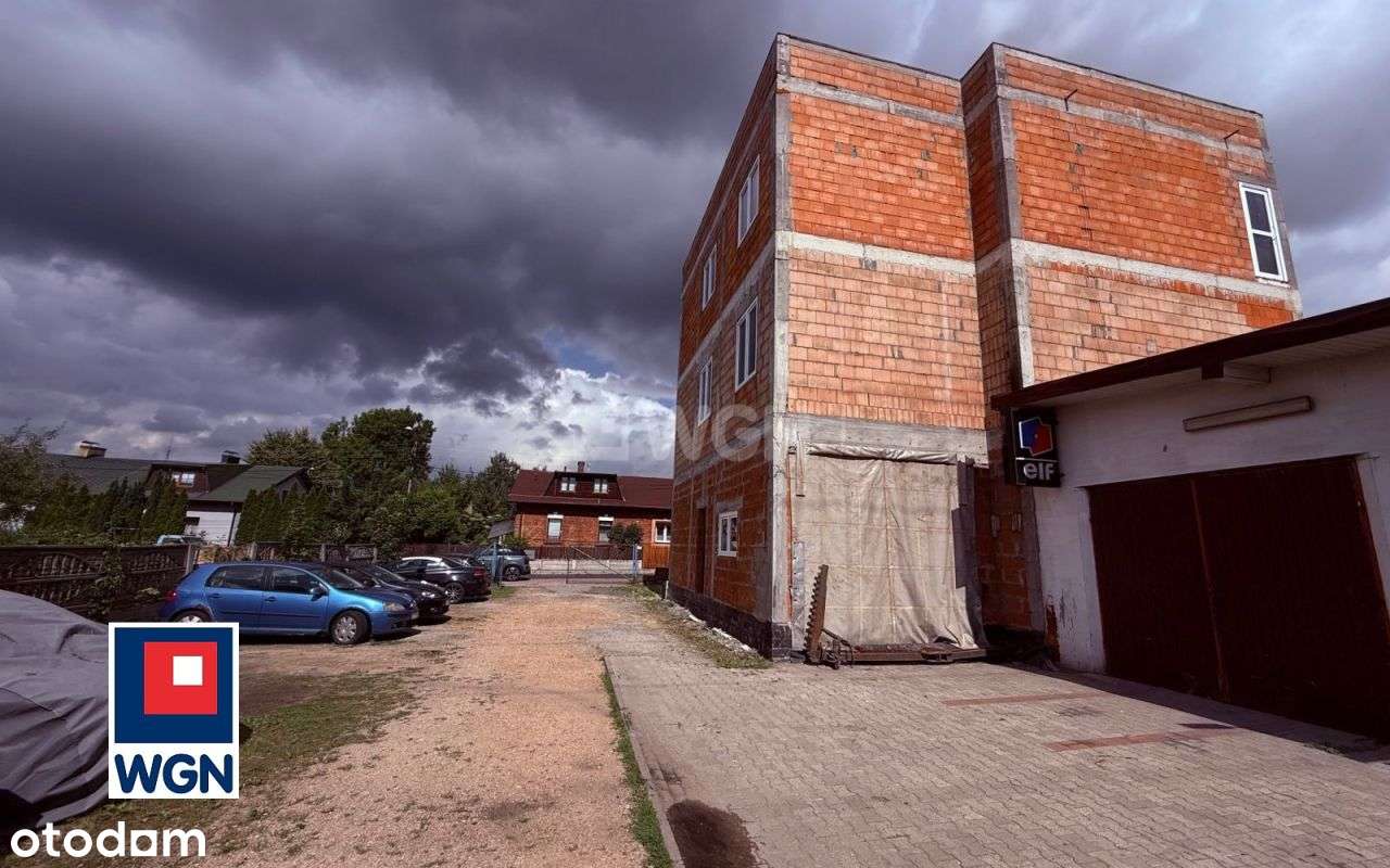 Budynek handlowo-usługowy z częścią mieszkalną sta-12