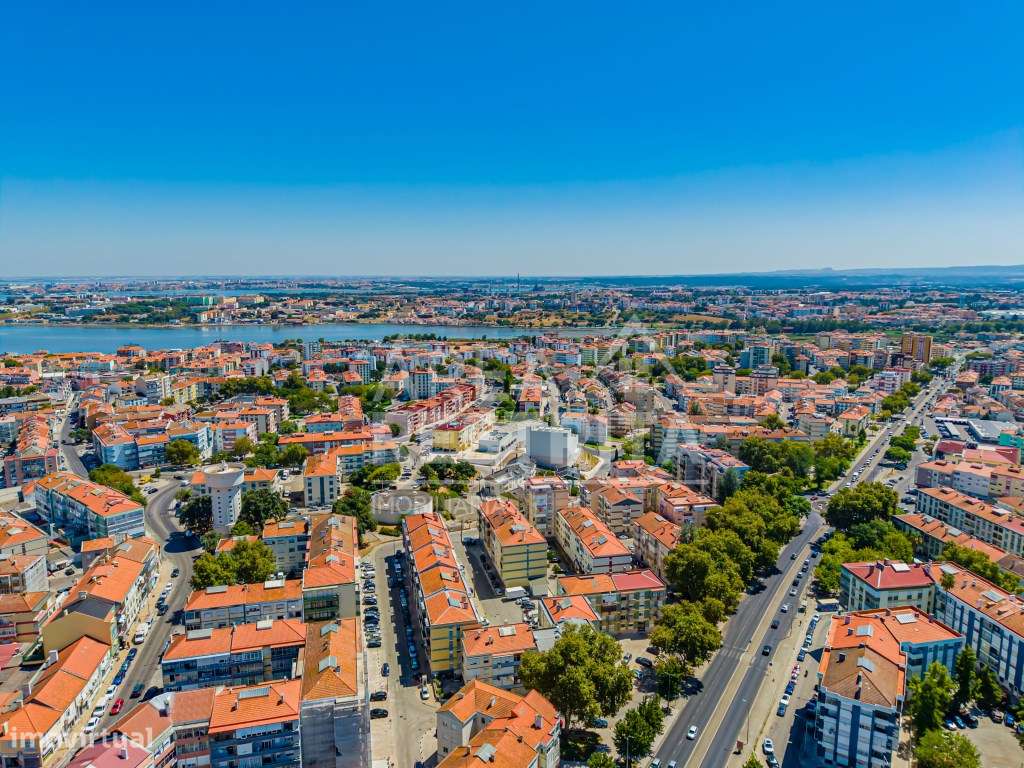 Excelente Apartamento T2 nas Paivas - Ótimo Potencial e Localização...-45