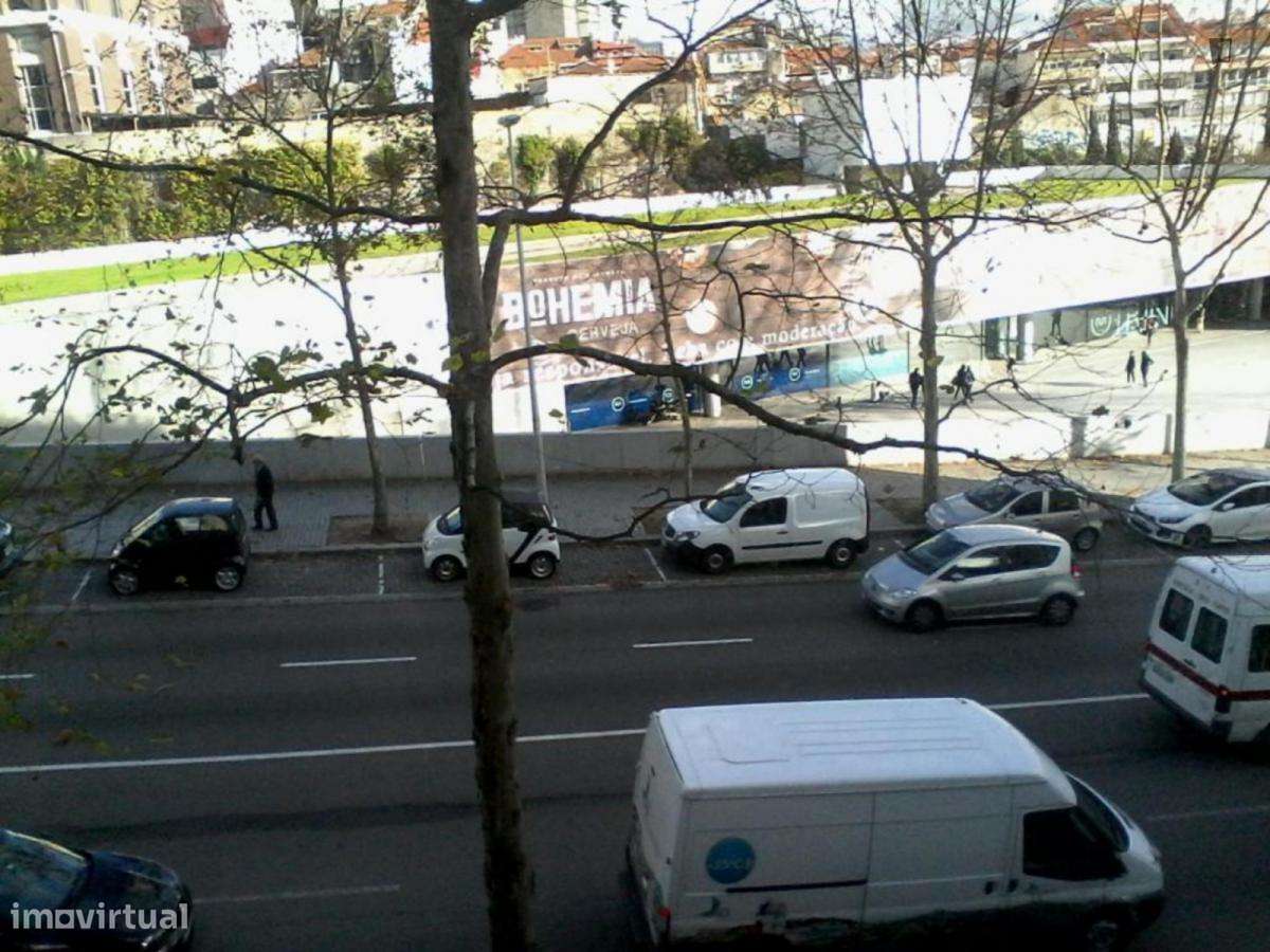 Estúdio - localizado em Santo Ildefonso Porto - Grande imagem: 4/7