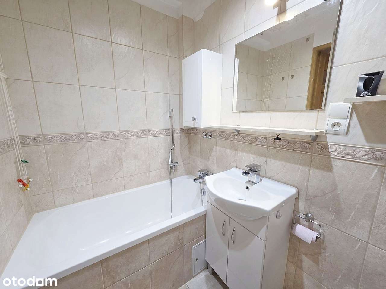 2-pokojowe, balkon, meble w kuchni oraz 2 szafy, ul. Kolejowa-14