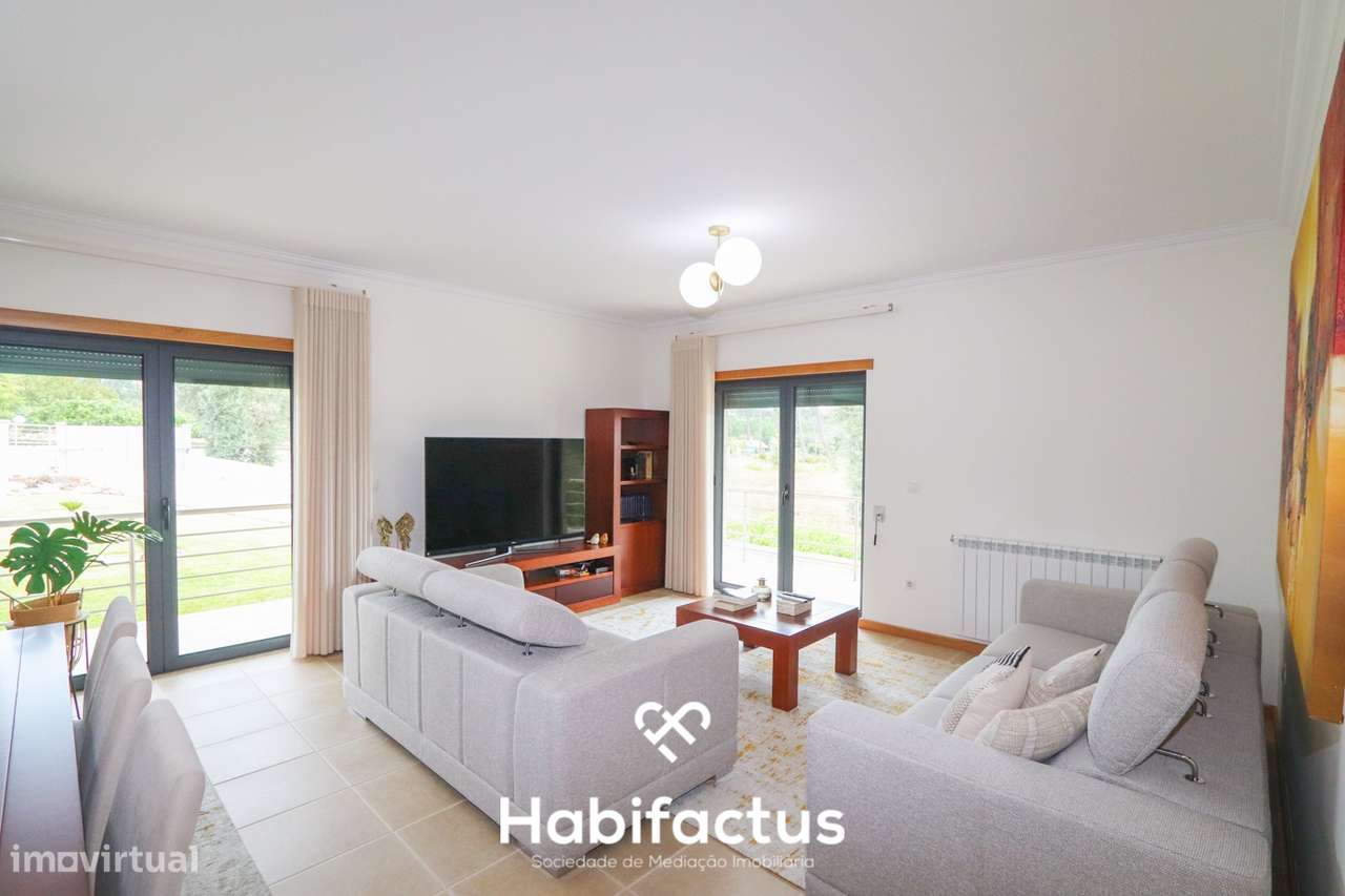 Moradia V4 Isolada com Jardim e Vista Panorâmica – Em Couto de Cima- V-5