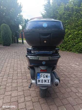 Piaggio X10 - 7