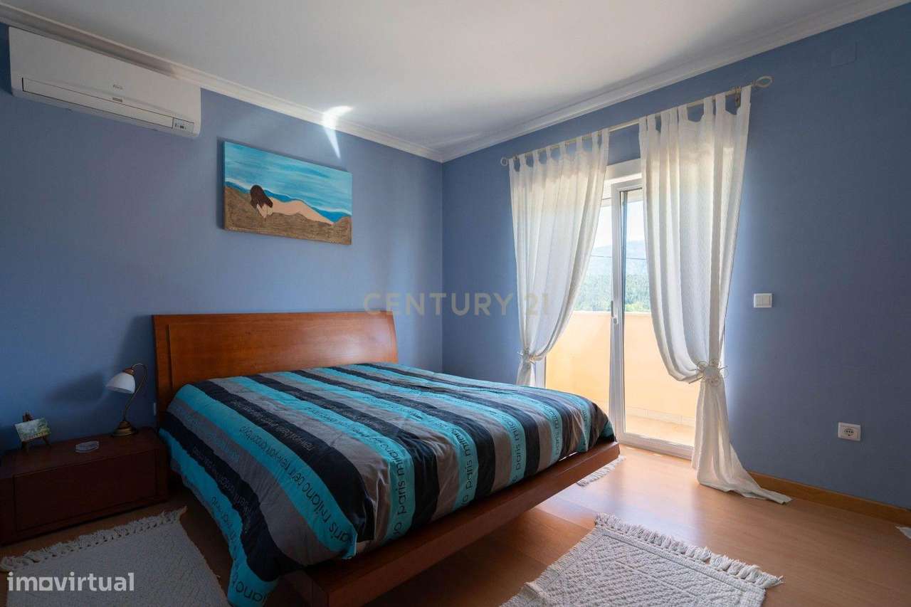 Moradia T3 - C/ espaço exterior e piscina-38