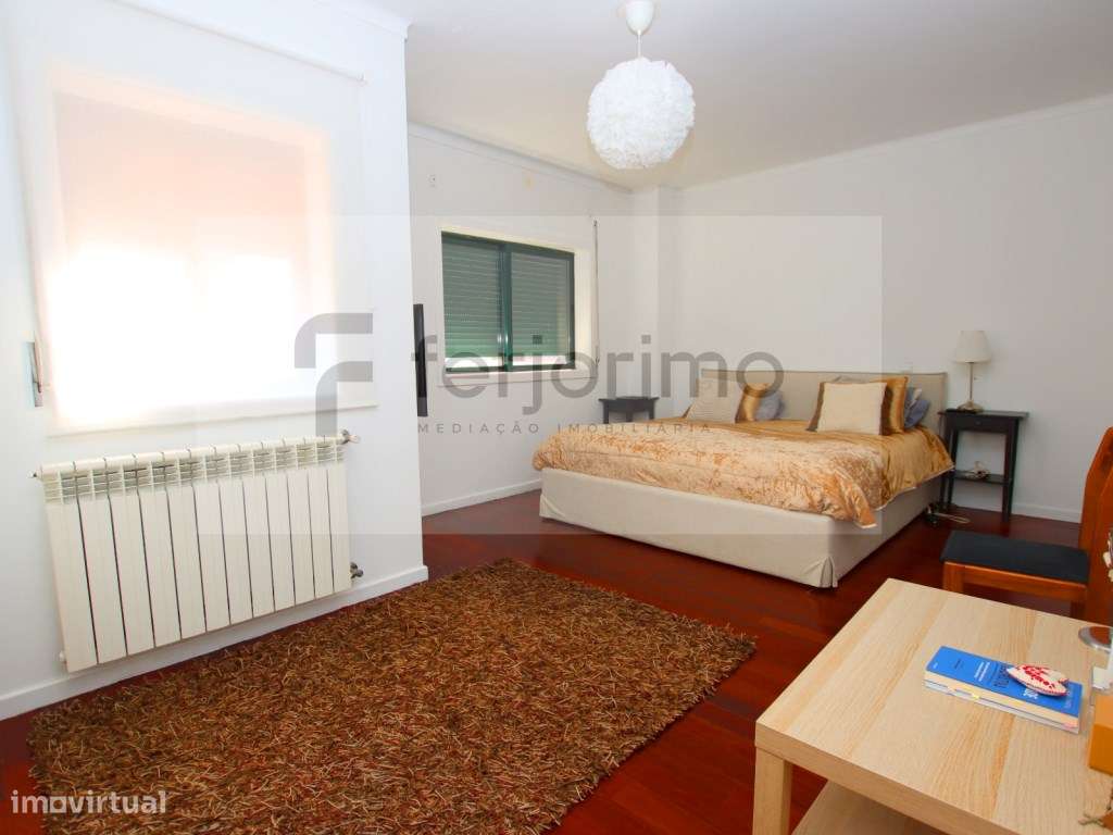 Moradia Geminada T3 com Vista Deslumbrante sobre Guimarães-26
