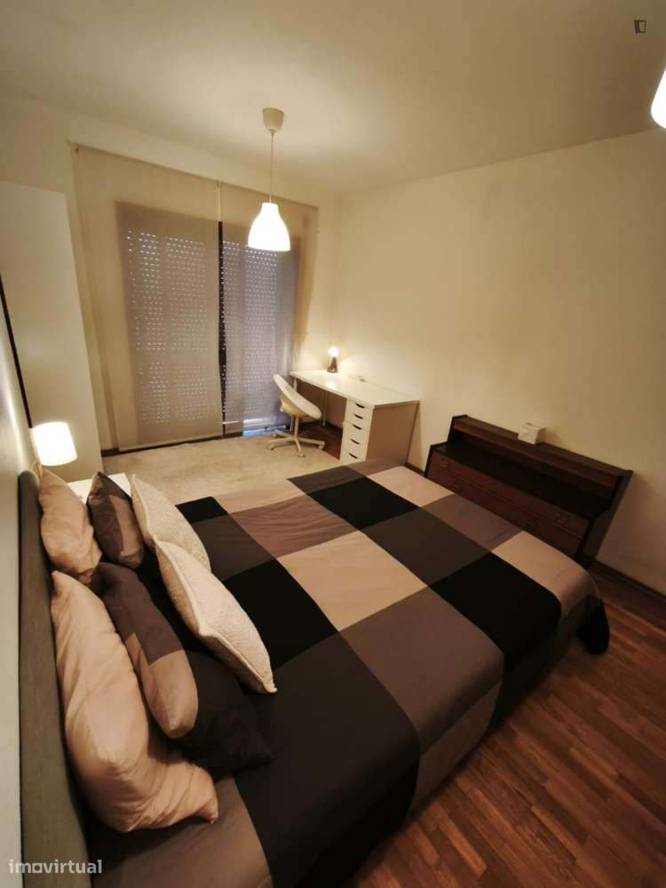 Quarto - localizado em Baguim do Monte Porto - Grande imagem: 4/10