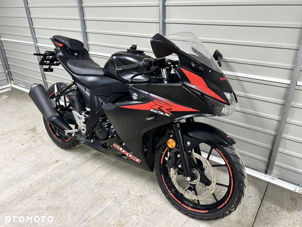 Suzuki GSX-R - 1