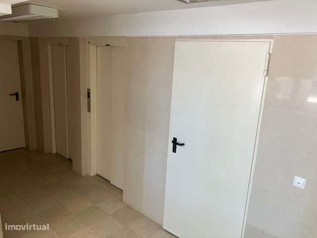 Lisboa Sul Almada Duplex T3 +1, com garagem-39