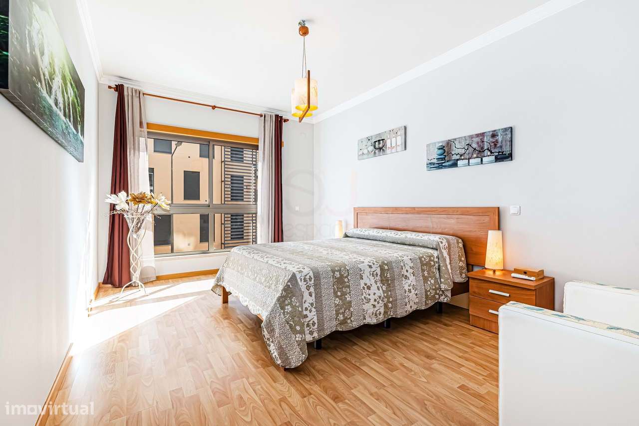 A. Pêra - Luxo - Apartamento T2 C/ Garag. + Piscina-17