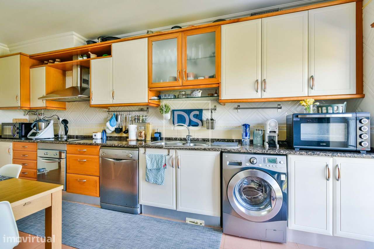 Duplex T2+2 com Terraço e Vista Mar na Ericeira | Estacionamento e Arr - Grande imagem: 5/30