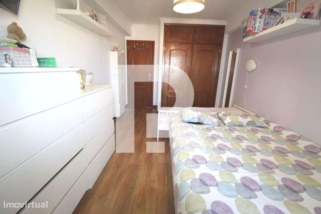 Apartamento T3 c/ Box em Mem Martins-17