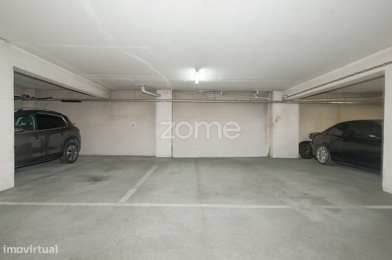 Apartamento T2 com 3 Lugares de Garagem | Alvide, Alcabideche, Cascais-21