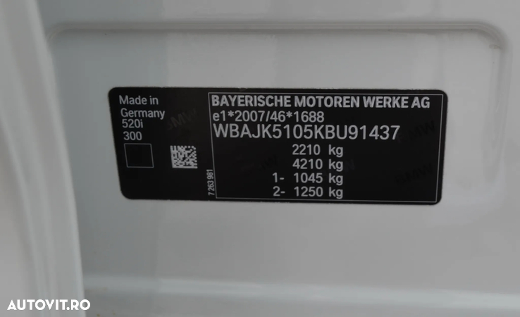 BMW Seria 5 520i AT - 12