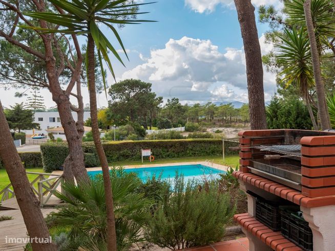 Moradia geminada T4 na Prestigiada Zona de Soltroia Rio-15