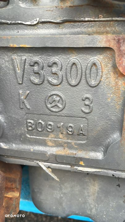 BOBCAT-silnik V3300 B0913A - 3