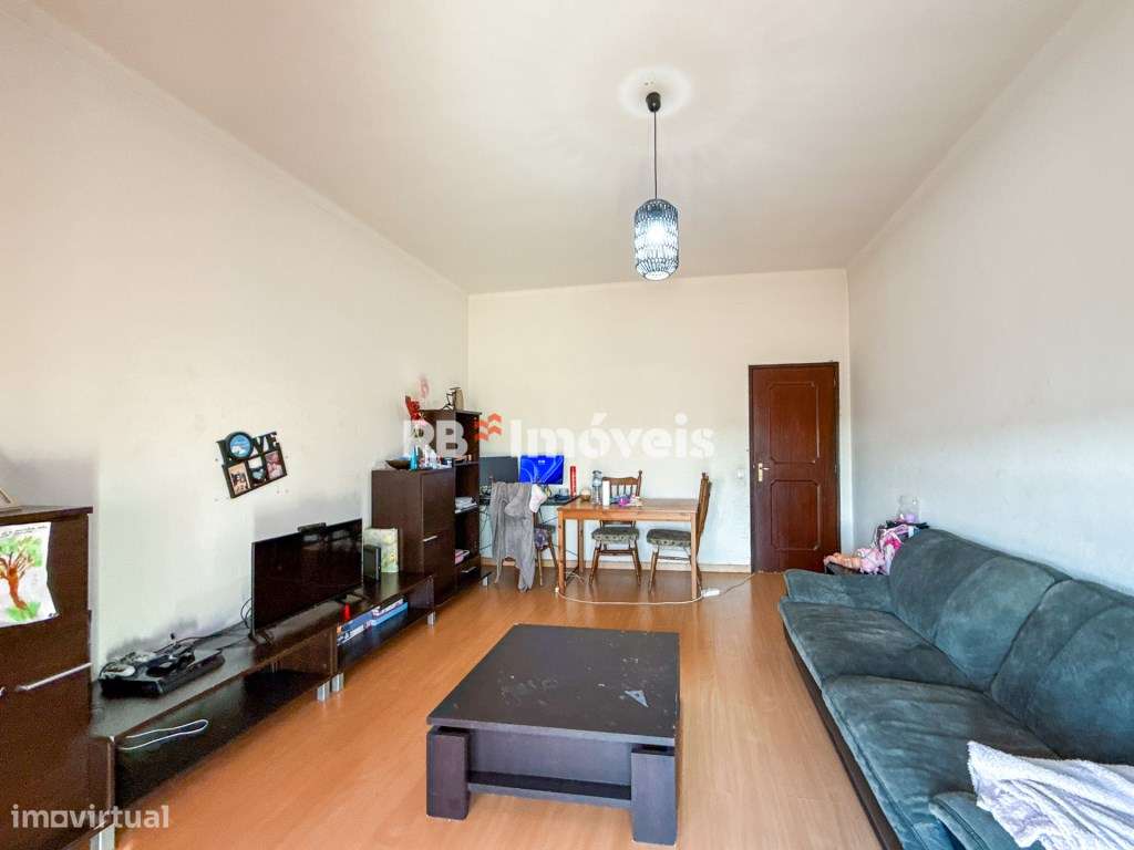 Apartamento T3 com sótão forrado, na zona norte da cidade - Grande imagem: 5/25