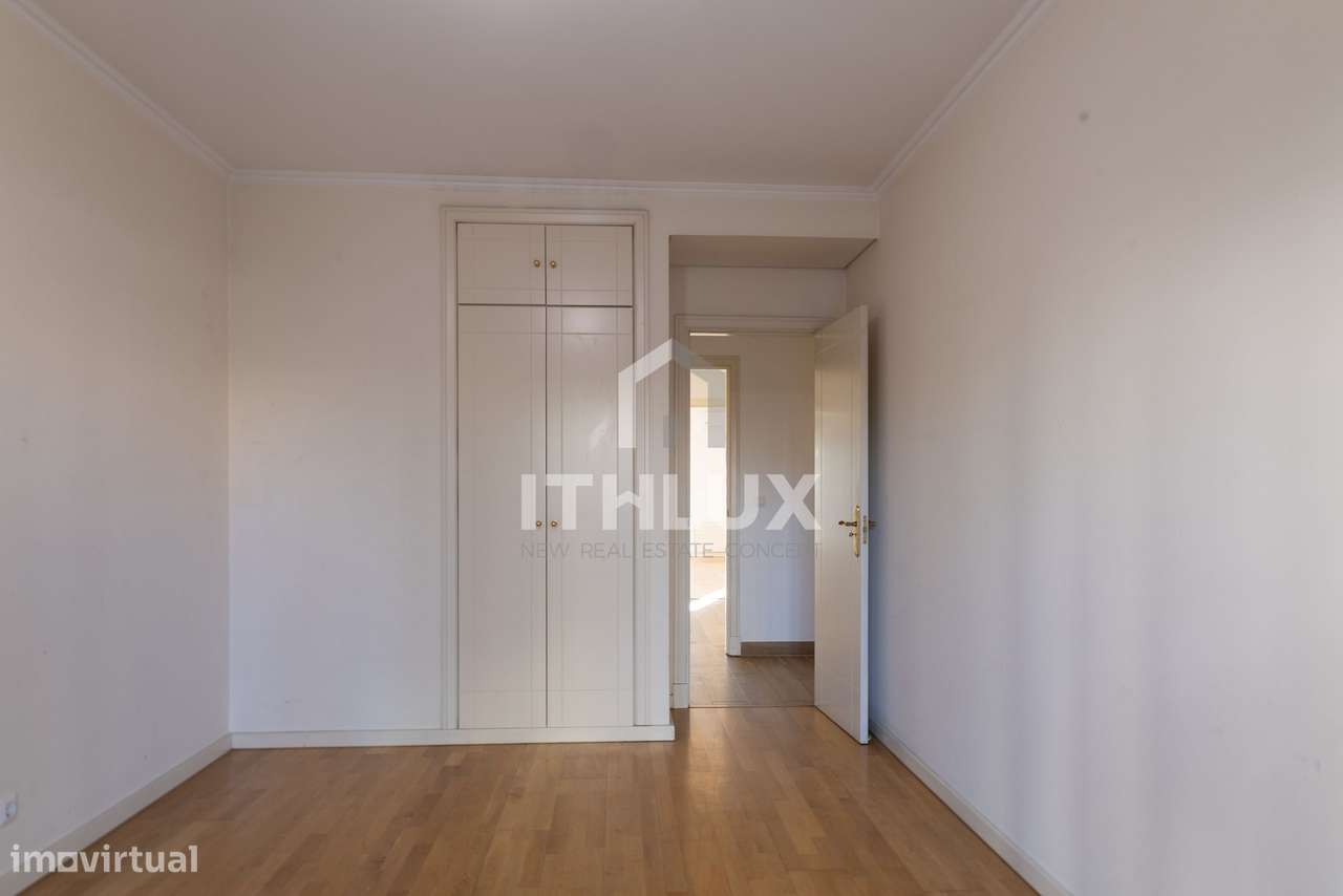 T3 Renovado nos Twin Towers – Campolide, Lisboa-27