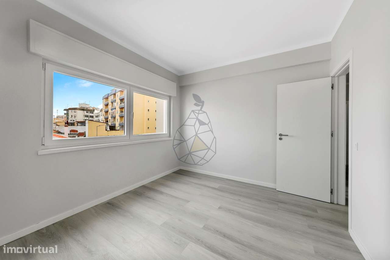 T3 central totalmente remodelado, com 2 casas de banho em Portimão-27