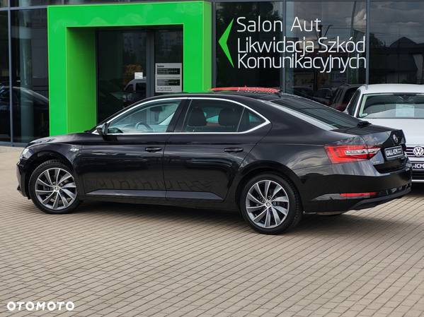 Skoda Superb 2.0 TDI L&K DSG - 9