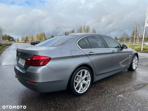 BMW Seria 5 525d xDrive Luxury Line - 14