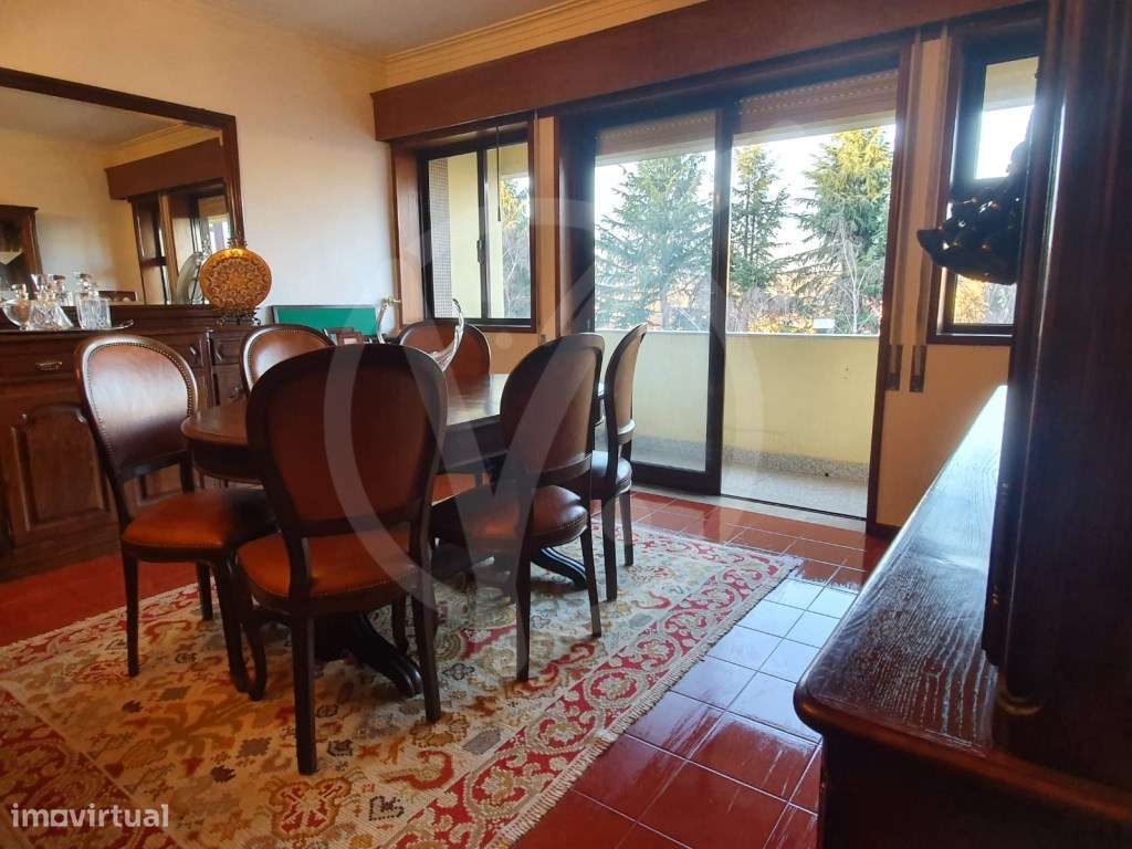 Arrenda excelente T3 no centro da cidade de Guimarães - Garagem e a... - Grande imagem: 2/18