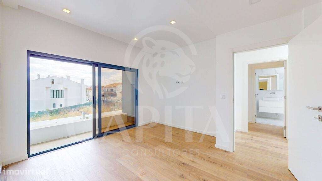 Magnífica Moradia T4 com Piscina e Terraço, em condomínio fechado-28