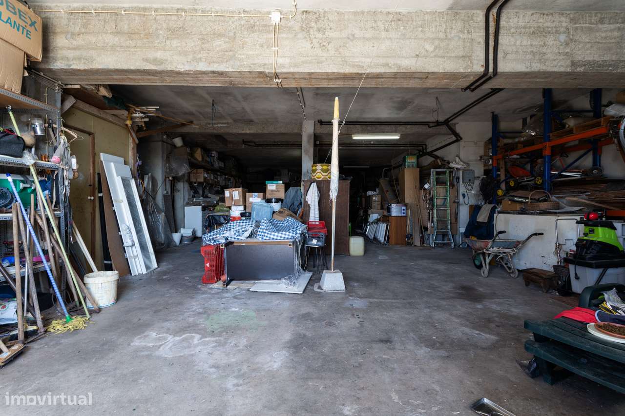 Moradia T3 Isolada, com garagem de 157 m2 térrea em lote de 1.331 m2 c-41