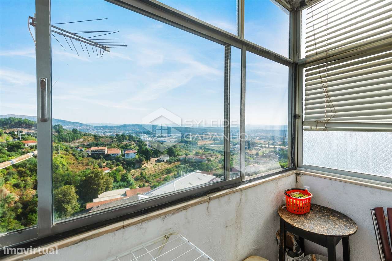 Apartamento T4 para VENDA na Calçada das Poldras, zona baixa da Covilh-11