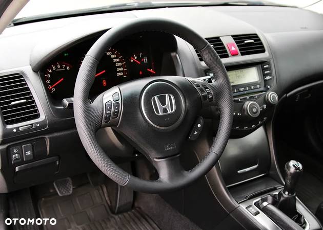 Honda Accord 2.0 Sport - 13