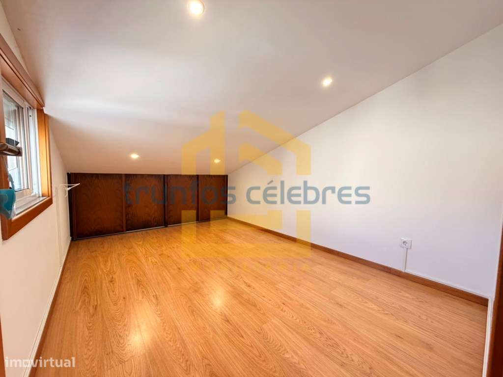 *Moradia T3+1 Renovada | Terraço Privativo | A 600 m da Praia e 400...-15