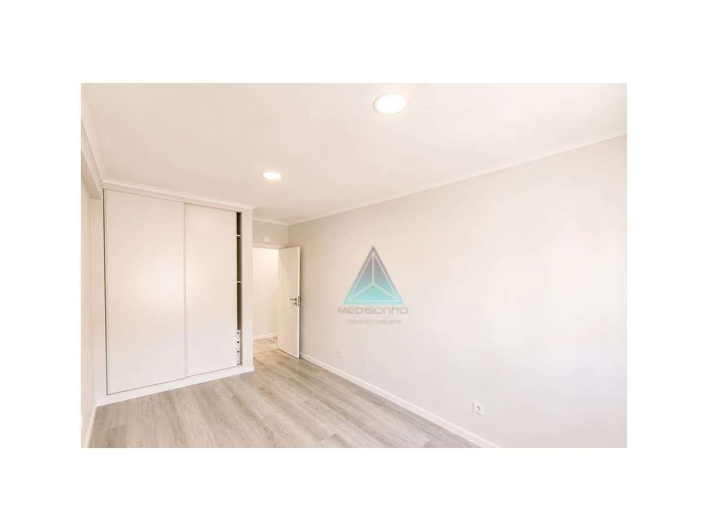 Fantástico Apartamento T4 Totalmente Remodelado | Pronto a Habitar-8